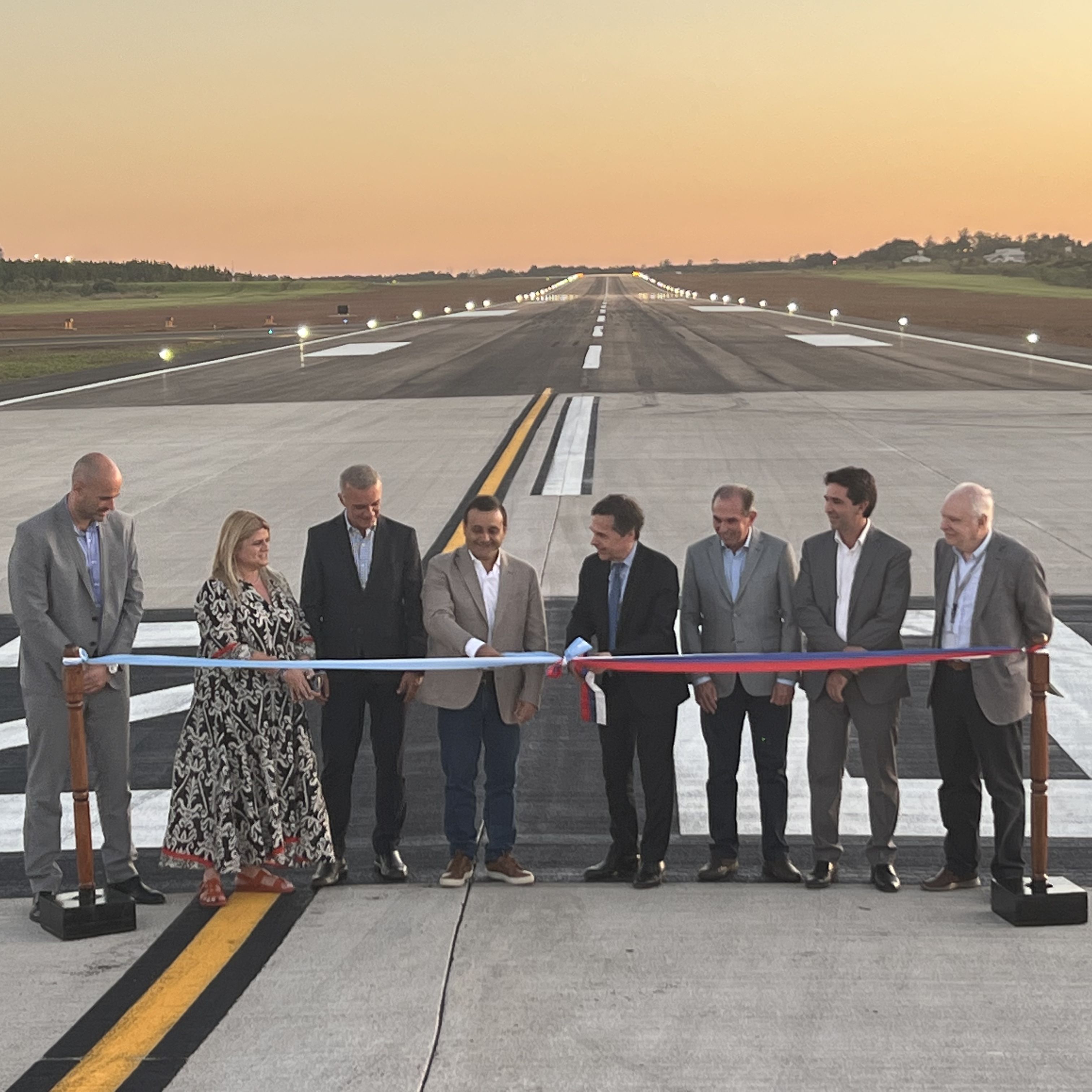 Inauguración de las obras en el aeropuerto de Posadas.