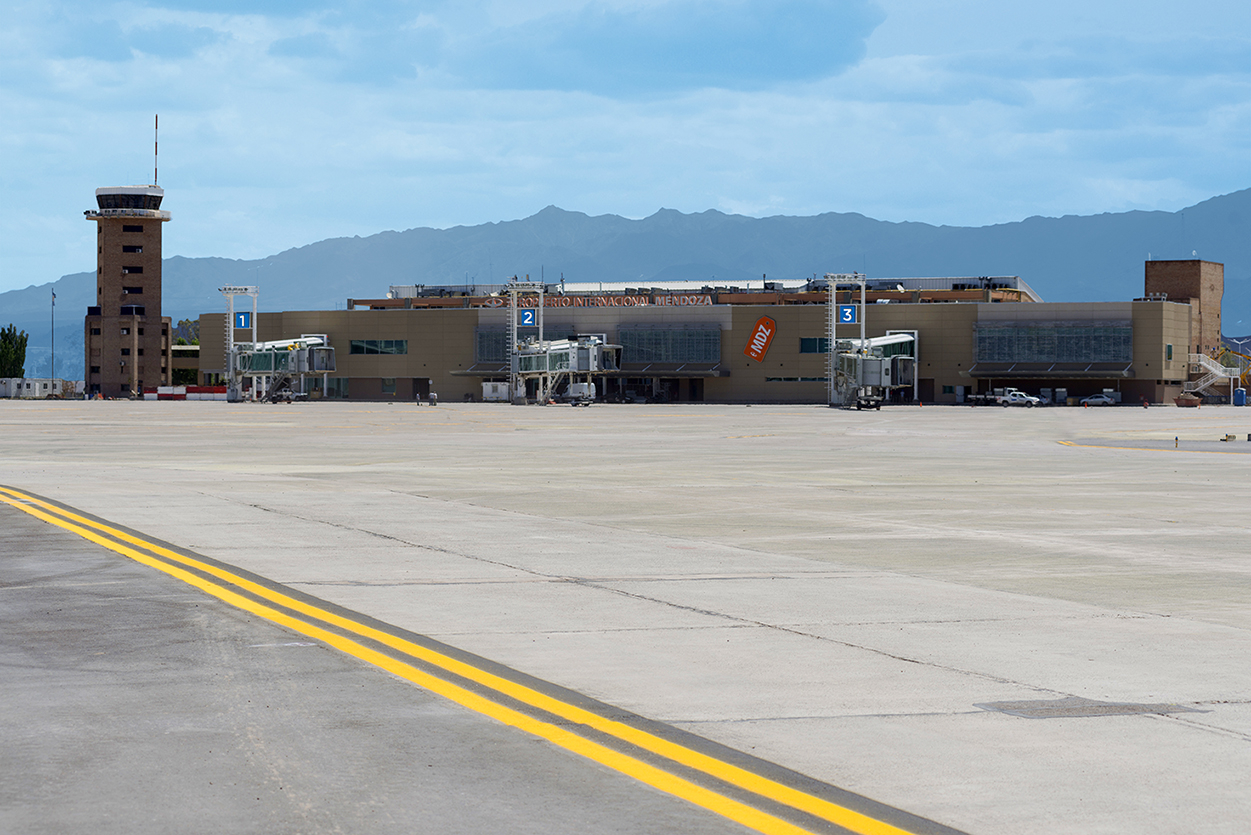 Inauguracion del Aeropuerto de Mendoza