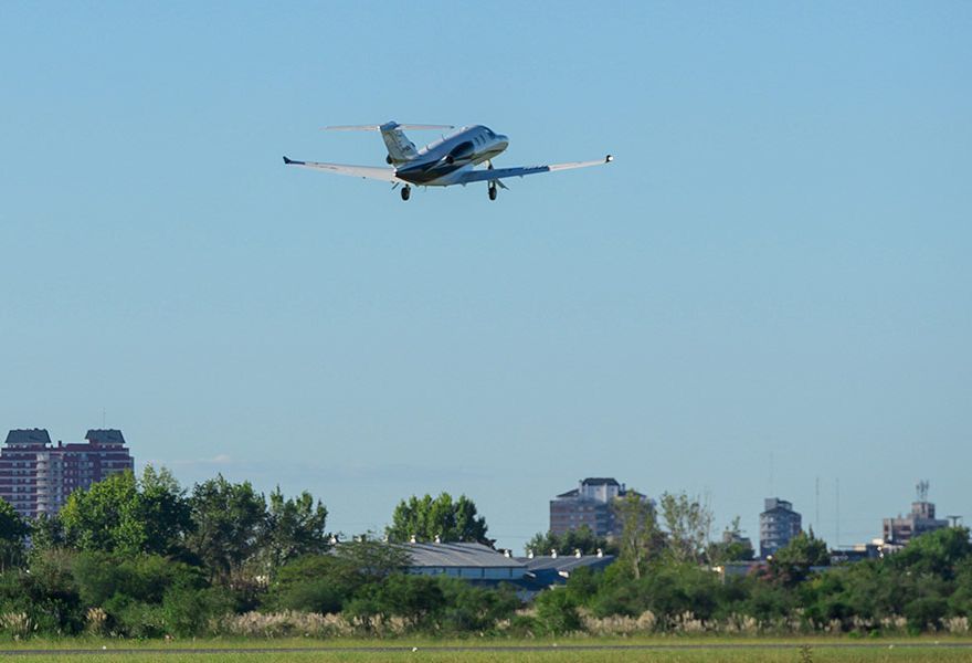 Autorizaciones de ingreso a espacio aéreo controlado.