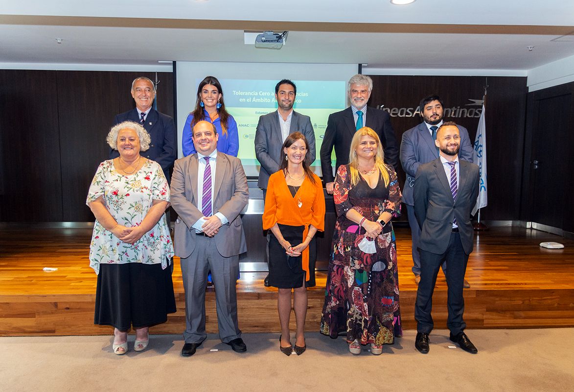 Firma del acuerdo de tolerancia cero a las violencias.