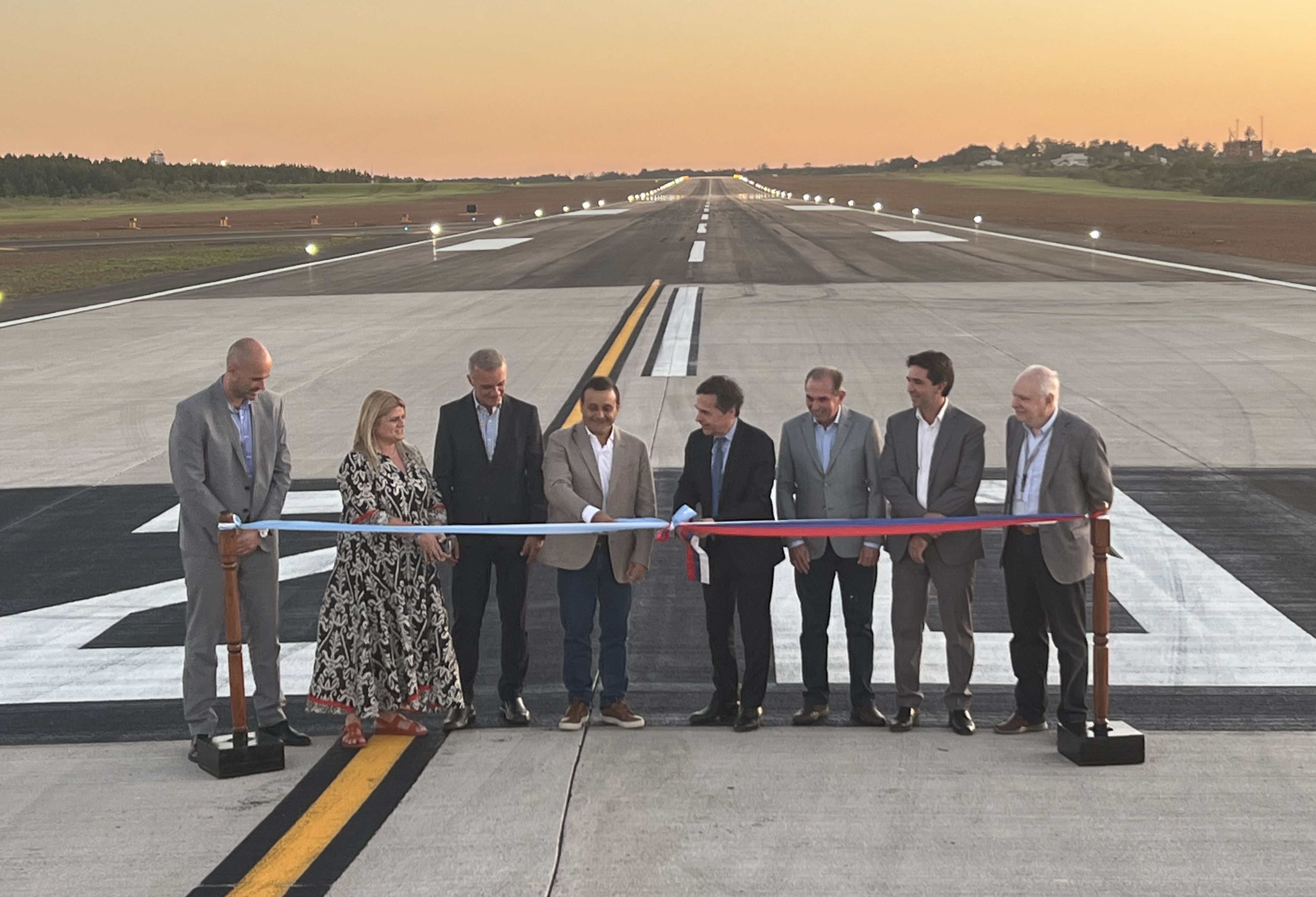 Inauguración de las obras en el aeropuerto de Posadas.