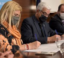 Firma del acuerdo con la UPE.