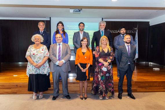 Firma del acuerdo de tolerancia cero a las violencias.